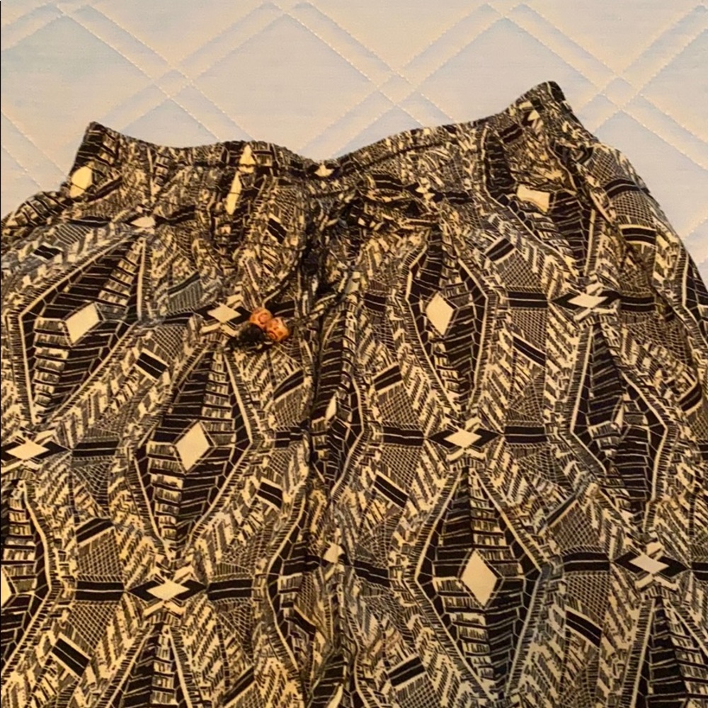 Pattern Pants - Picture 2 of 3